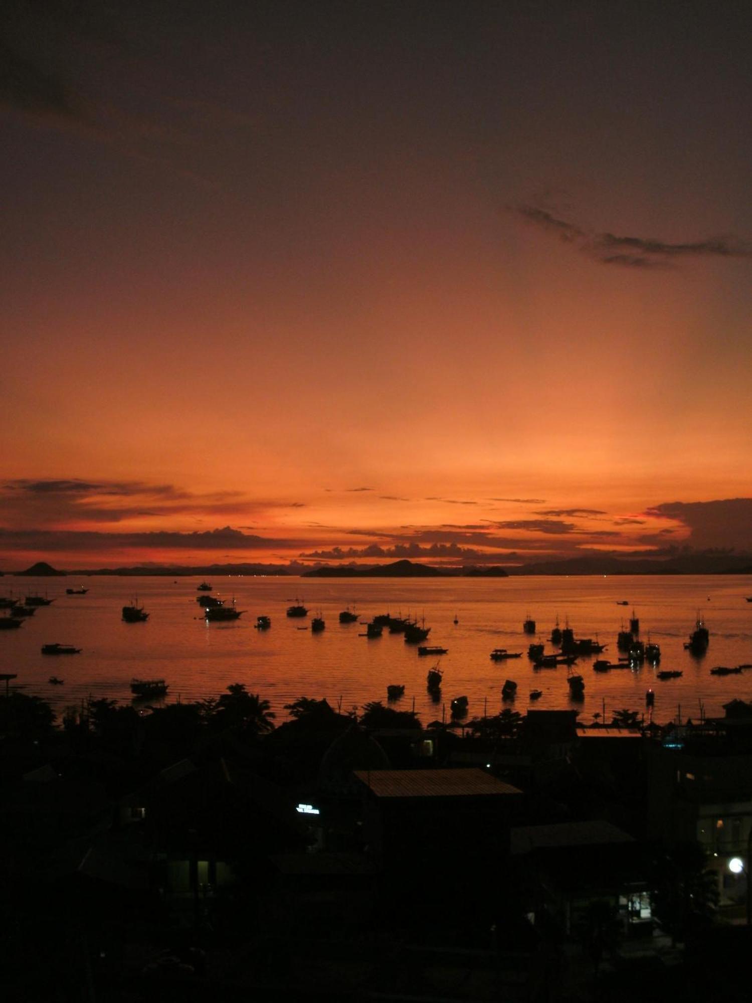 De Nata Vandrarhem Labuan Bajo Exteriör bild