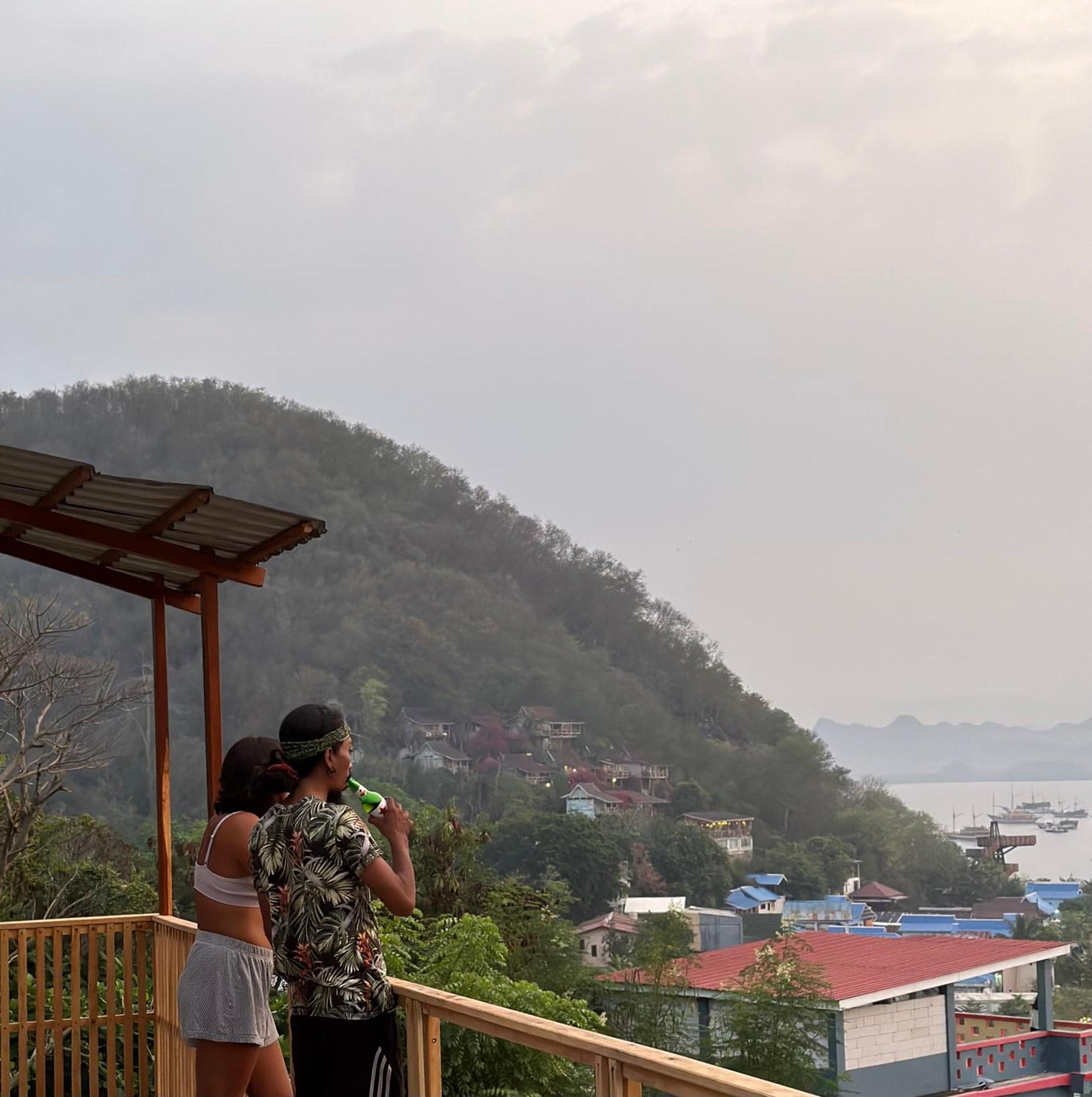 De Nata Vandrarhem Labuan Bajo Exteriör bild