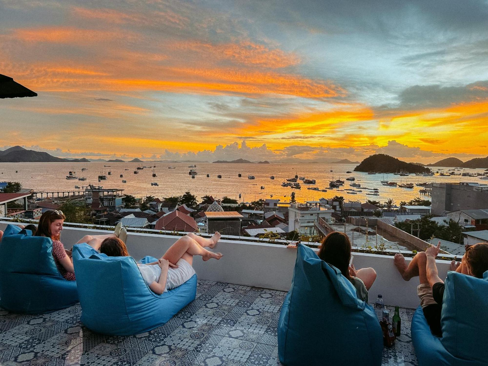 De Nata Vandrarhem Labuan Bajo Exteriör bild